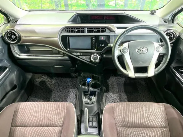 Toyota Aqua 2015 photo 2