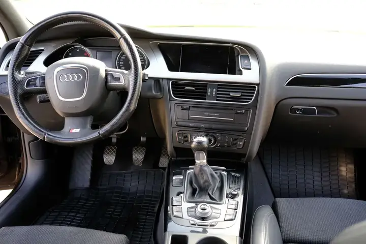 Audi A4 Avant 2010 photo 3