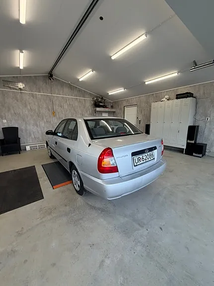 Hyundai Accent 2000 photo 4
