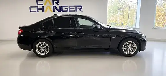BMW 318D 2015 photo 4