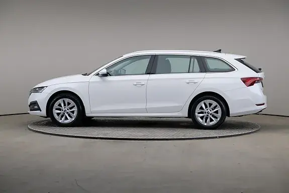 Skoda Octavia 2022 photo 4