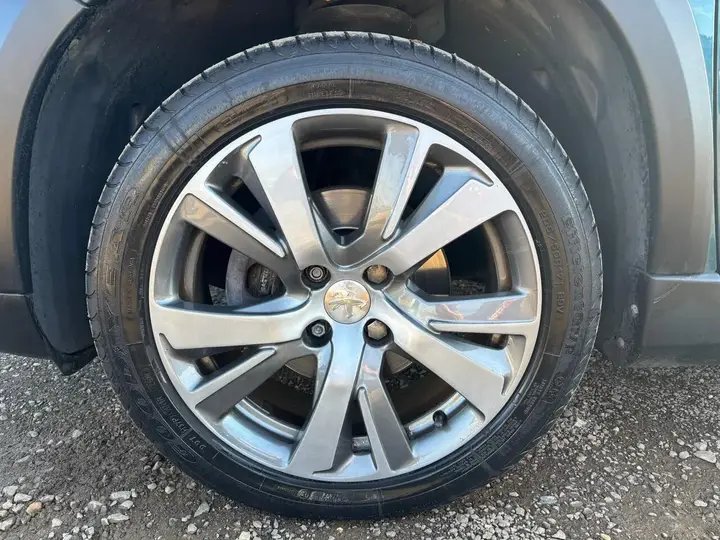 Peugeot 2008 2017 photo 5
