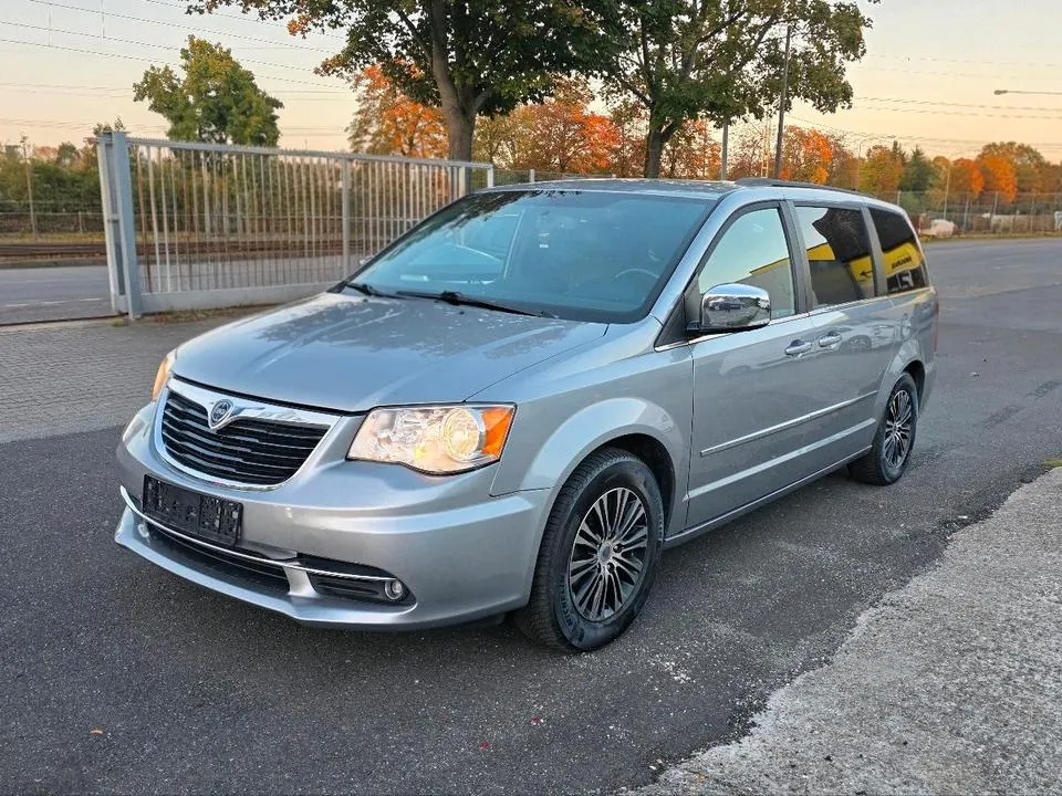 Lancia Voyager