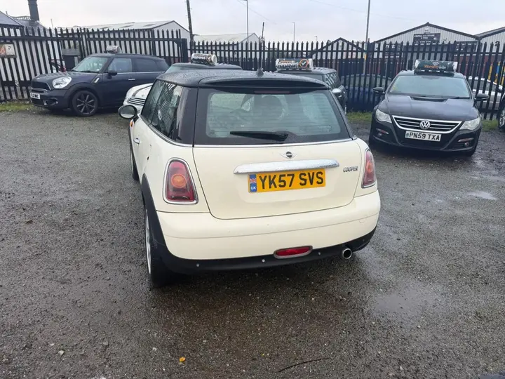 Mini Hatch 2007 photo 4