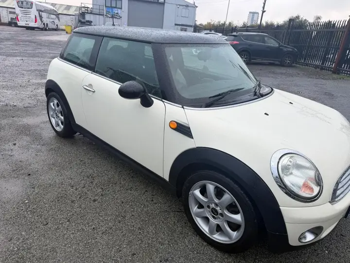 Mini Hatch 2007 photo 3