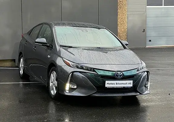 Toyota Prius 2019 photo 2