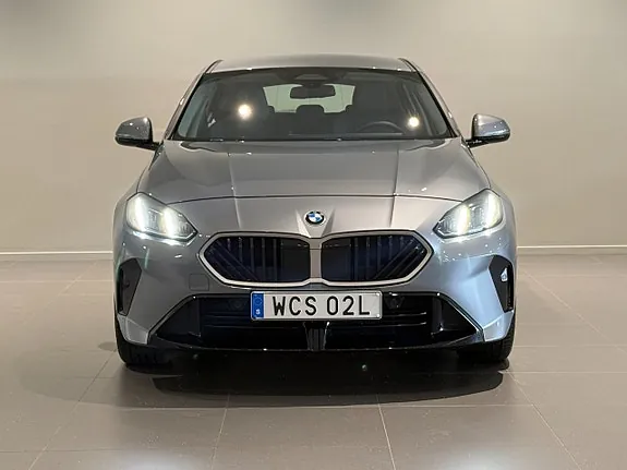 BMW 120 2026 photo 2