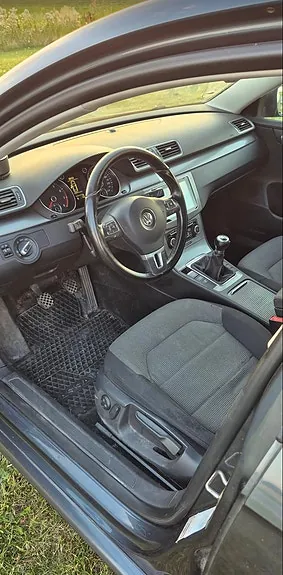 Volkswagen Passat 2011 photo 3