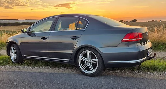 Volkswagen Passat 2011 photo 4