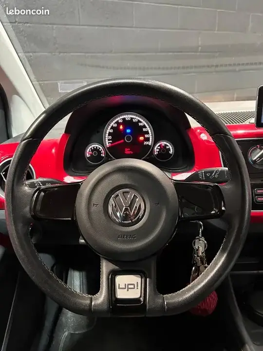 Volkswagen Up 2013 photo 4