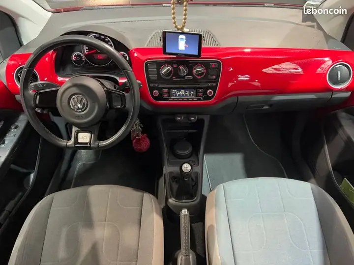 Volkswagen Up 2013 photo 3