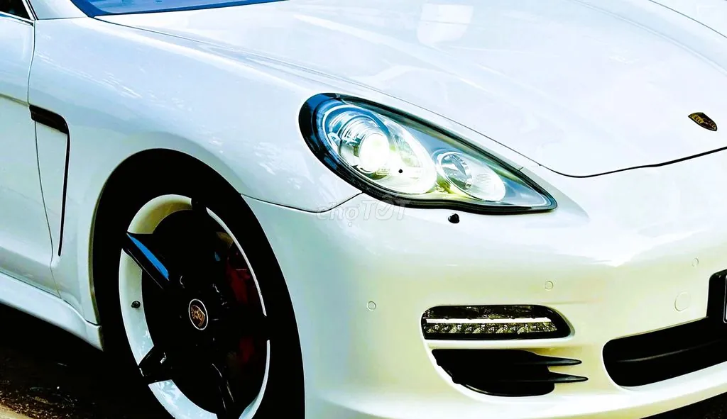 Porsche Panamera 2012 photo 2