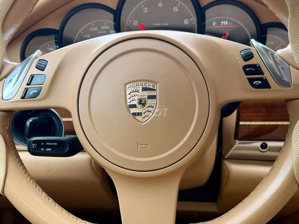 Porsche Panamera 2012 photo 4