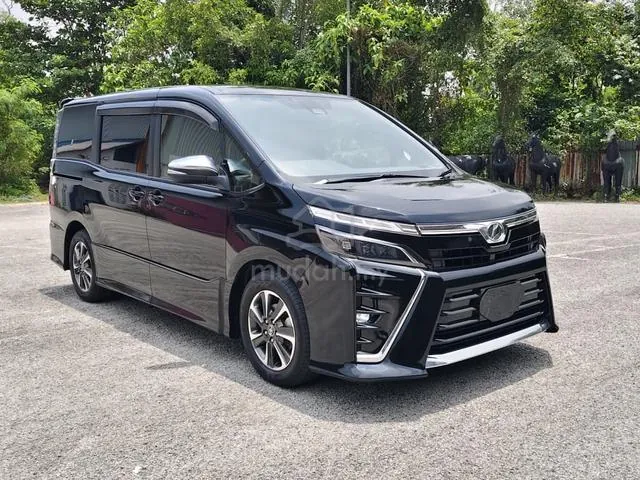 Toyota Voxy 2.0 Zs