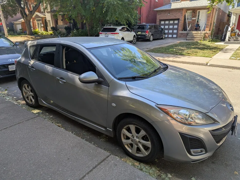 Mazda Mazda3 2010 photo 3