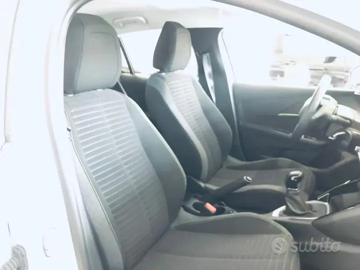 Peugeot 208 2024 photo 4