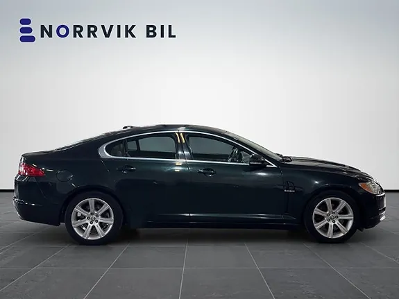 Jaguar Xf 2011 photo 3