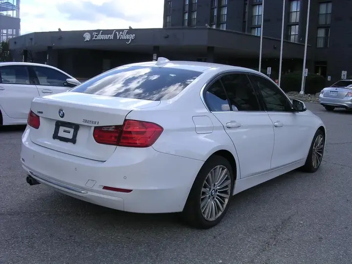 BMW 3 Series 2014 photo 4