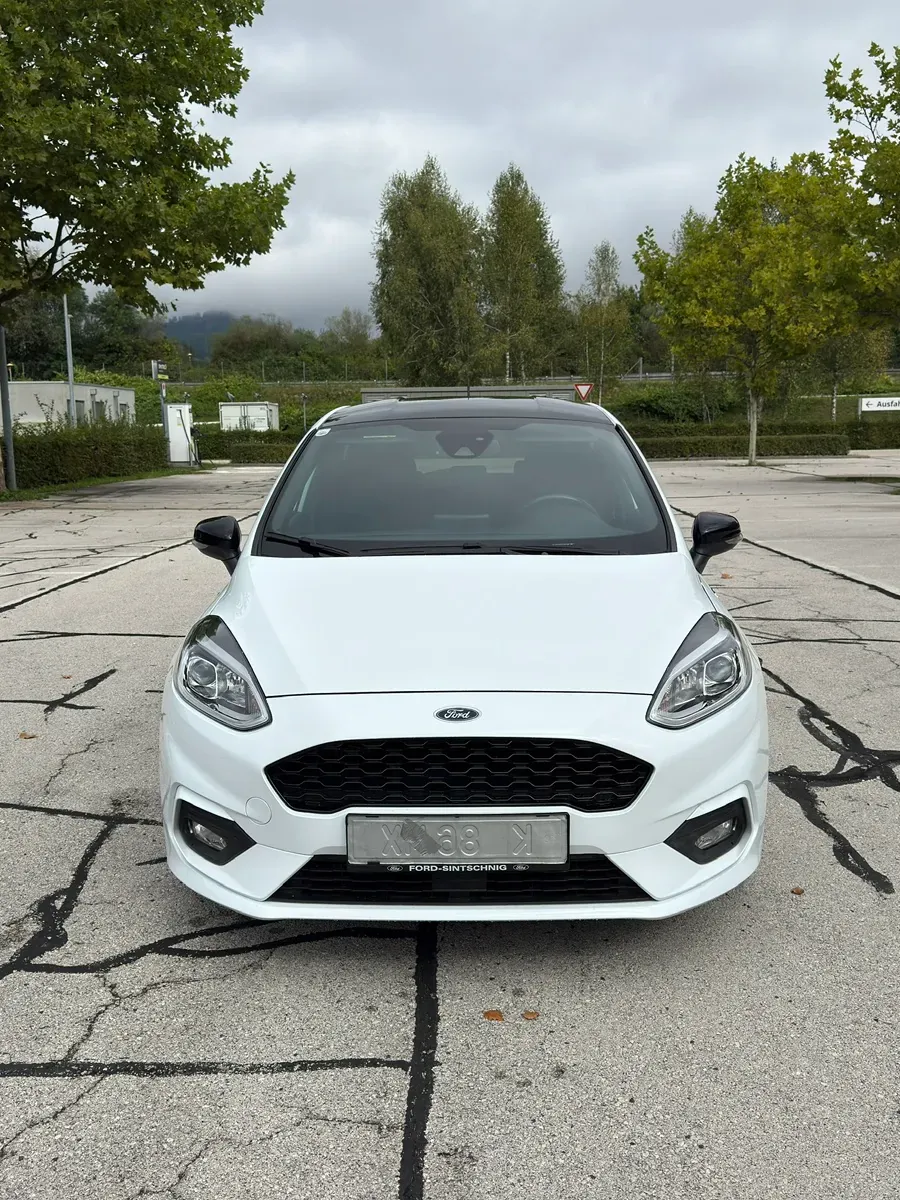 Ford Fiesta 2018 photo 2