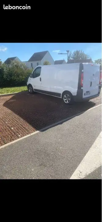 Renault Trafic 2005 photo 2
