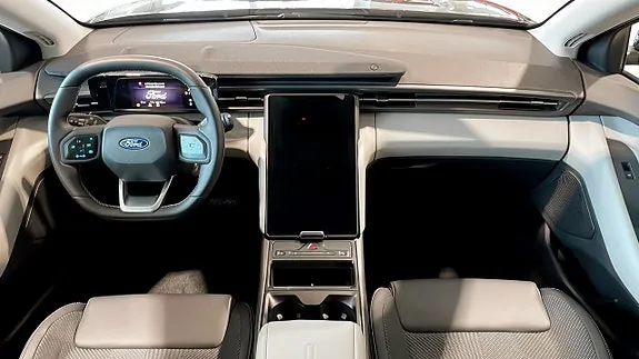 Ford Explorer 2026 photo 4