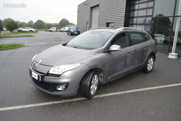 Renault Megane 2013 photo 2