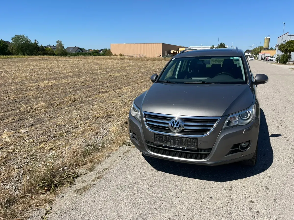 Volkswagen Tiguan 2011 photo 2