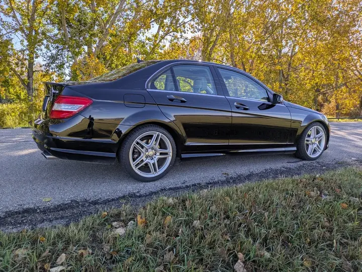 Mercedes-Benz C-Class 2011 photo 4
