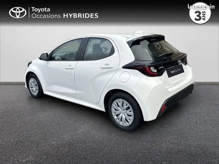 Toyota Yaris 2022 photo 2