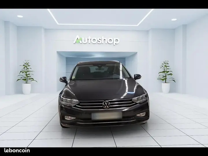 Volkswagen Passat 2023 photo 2