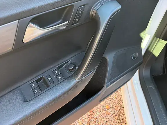 Volkswagen Passat 2013 photo 2