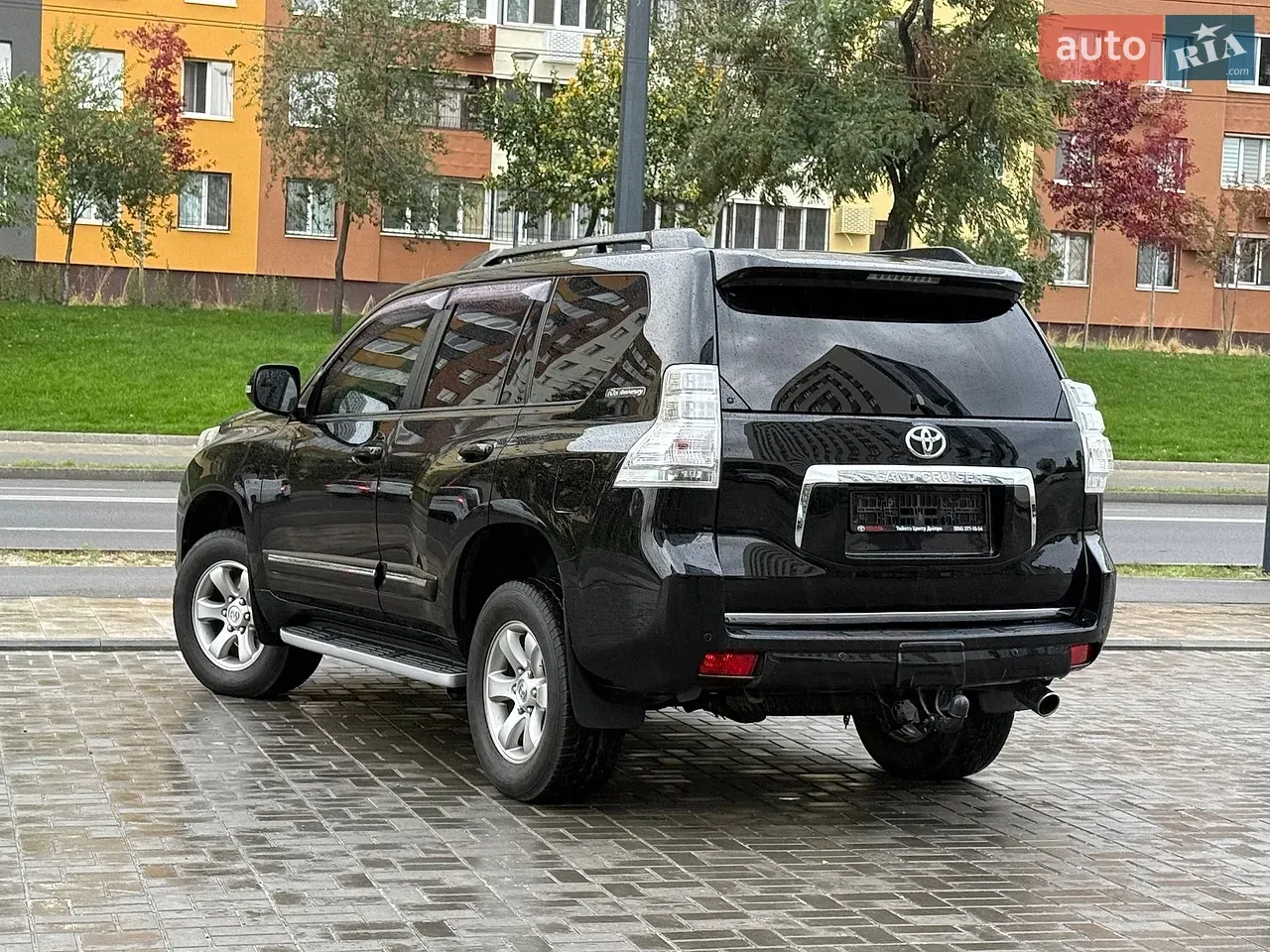 Toyota Land Cruiser Prado 2011 photo 4