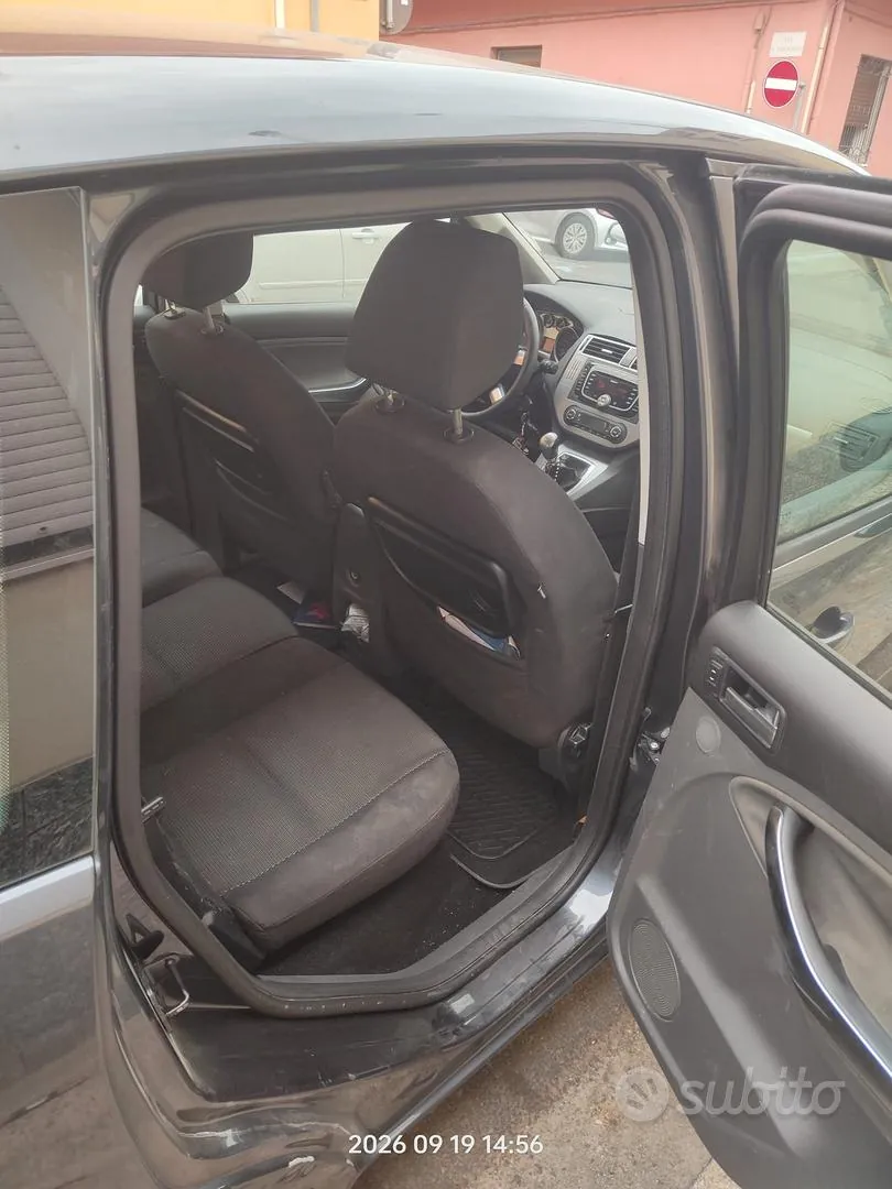 Ford C-Max 2010 photo 3