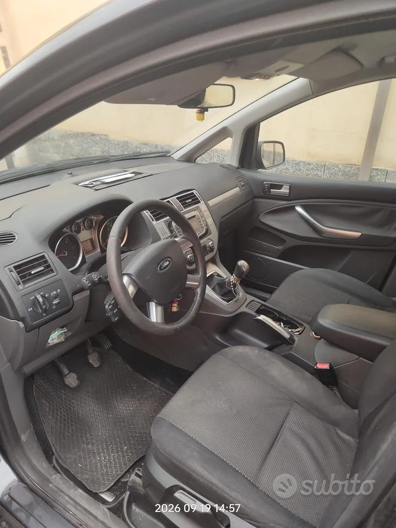 Ford C-Max 2010 photo 4