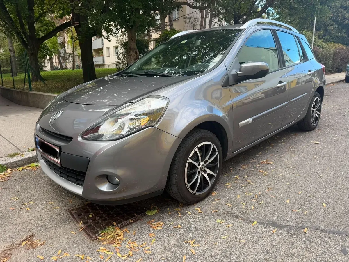 Renault Clio 2011 photo 2