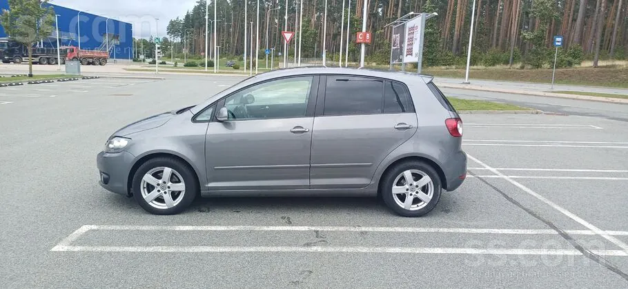Volkswagen Golf Plus 2012 photo 2
