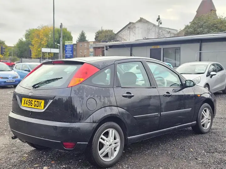 Ford Focus 2000 photo 3