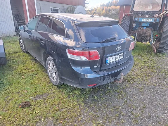 Toyota Avensis 2011 photo 4