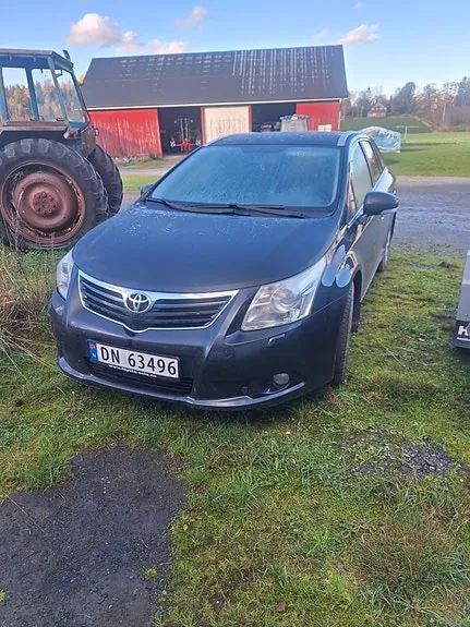 Toyota Avensis 2011 photo 2