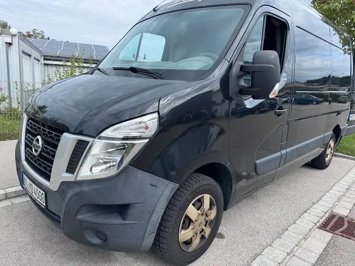 Nissan Nv400