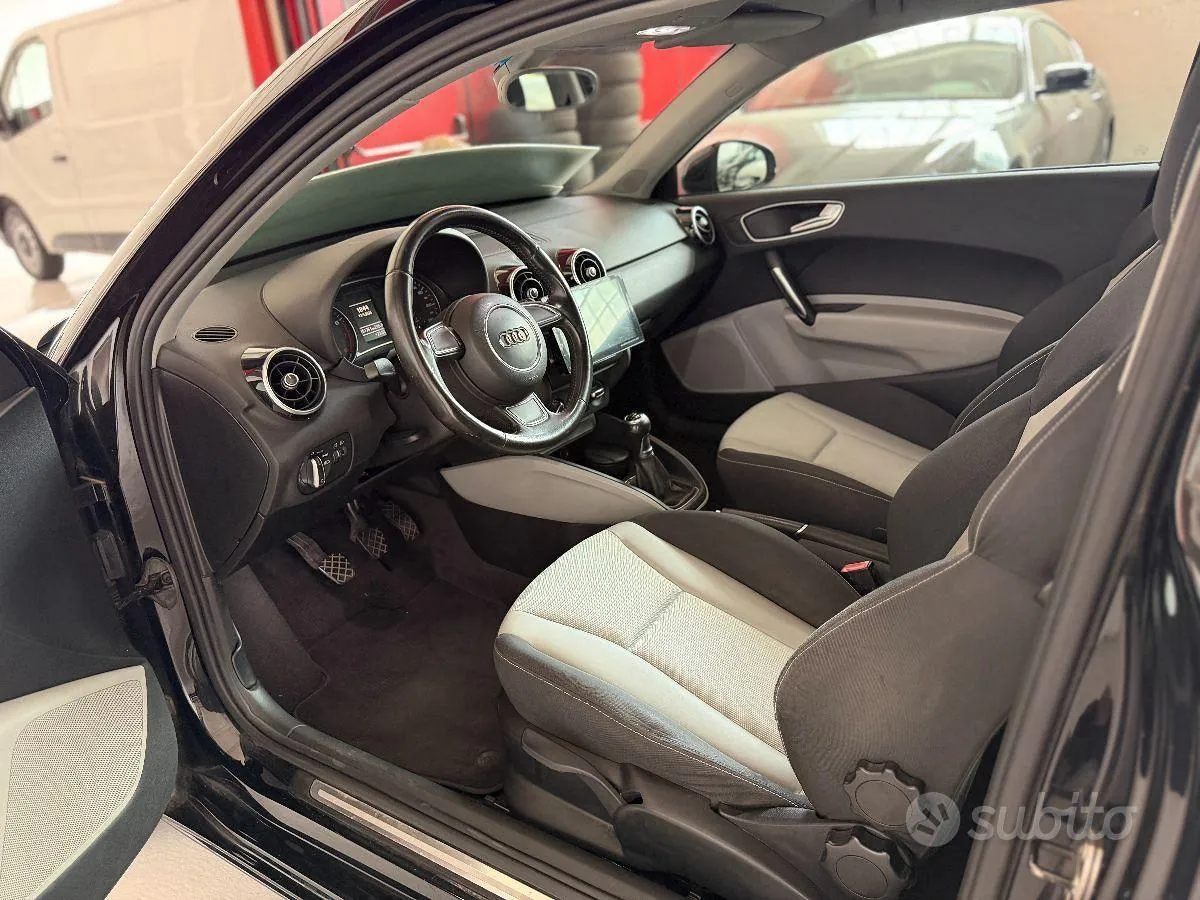 Audi A1 2010 photo 4