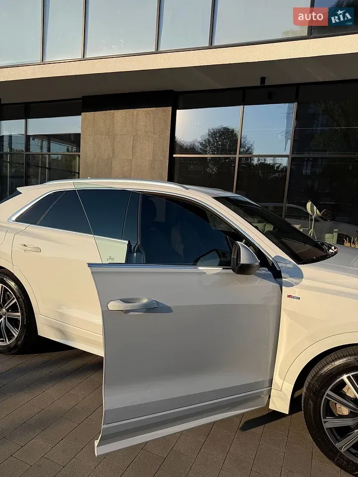Audi Q8 2020 photo 2