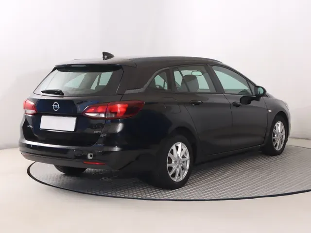 Opel Astra Sport Tourer 2017 photo 4