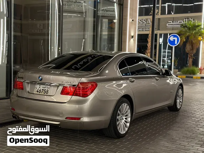 BMW 7 Series 2010 photo 3