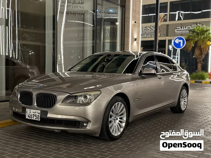 BMW 7 Series 2010 photo 4