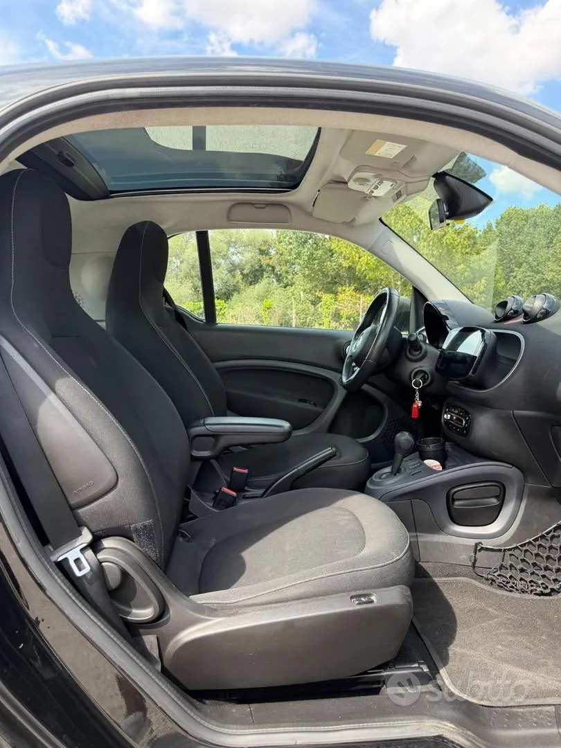 Smart Fortwo 2019 photo 4