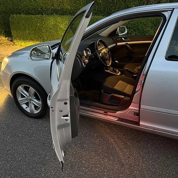 Skoda Octavia 2010 photo 4