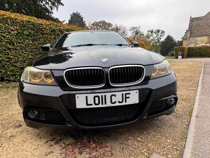 BMW 3 Series 2011 photo 5