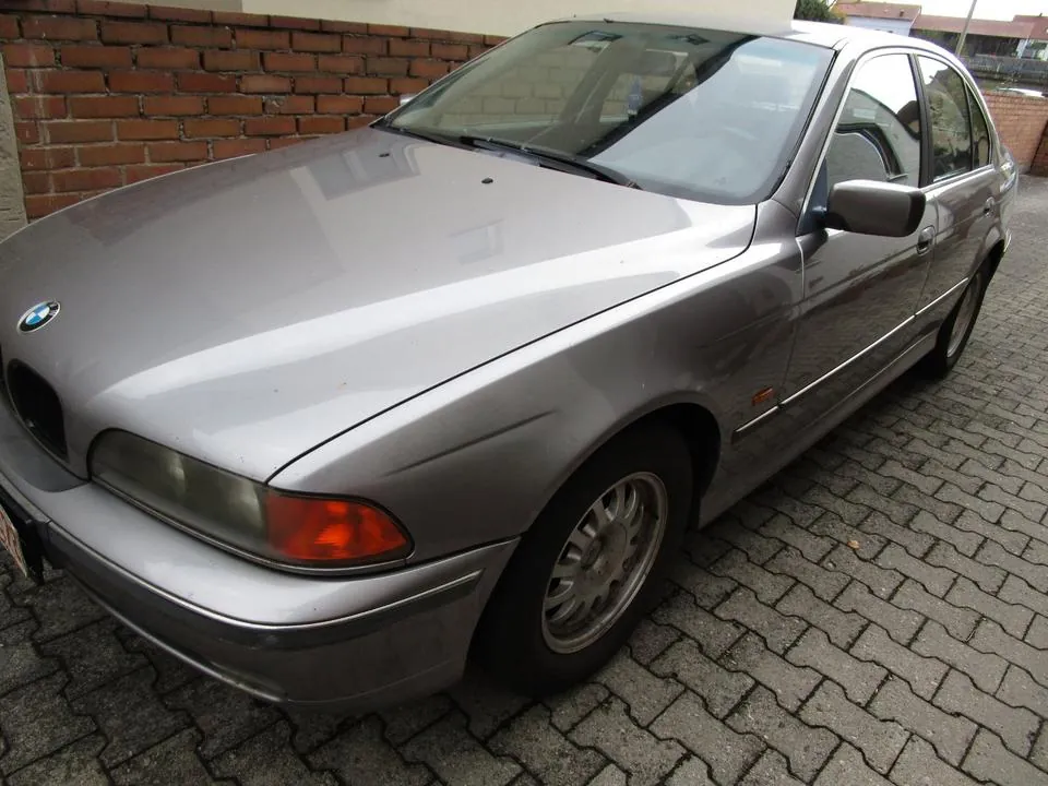 BMW 520I