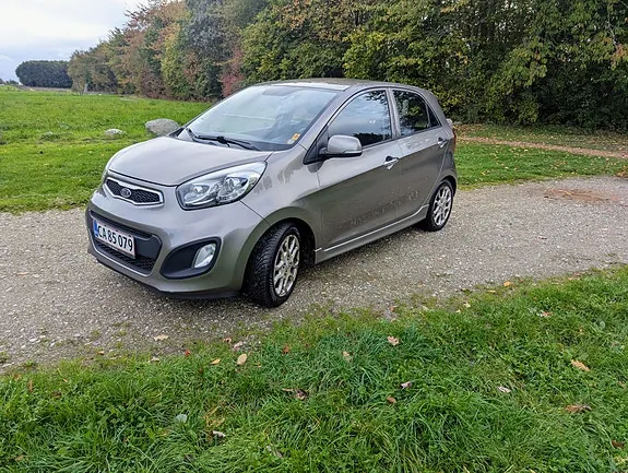 Kia Picanto 2012 photo 2